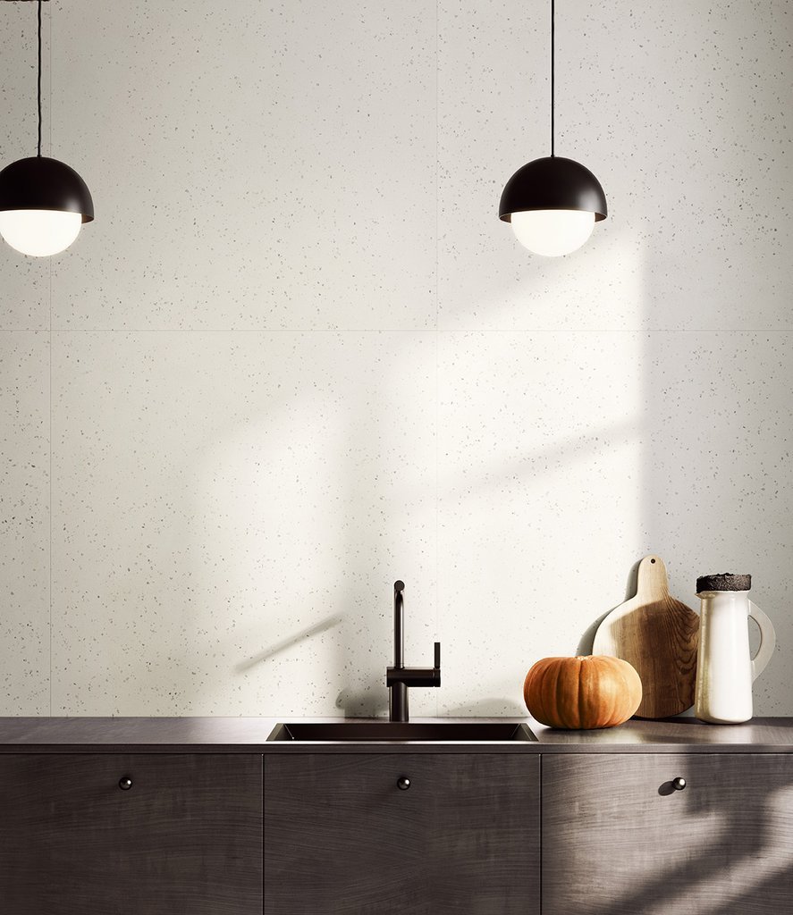 #Koupelna #Obchody a restaurace #Obytné prostory #Terasy a balkony #beton #Moderní styl #bílá #šedá #Extra velký formát #Velký formát #Matná dlažba #1500 a výše #Ceramic Design #Deconcrete