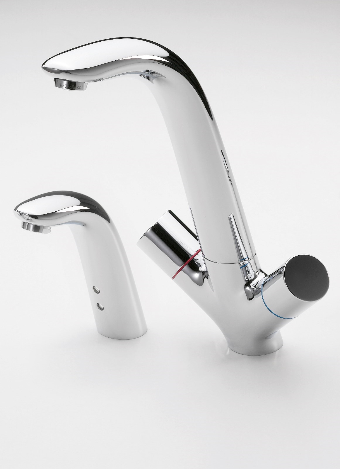 Alessi - kuchyňská bezdotyková baterie, 6V